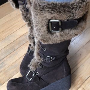 REPORT sz 7 LEATHER/SUEDE Snow Boots with Faux Fur